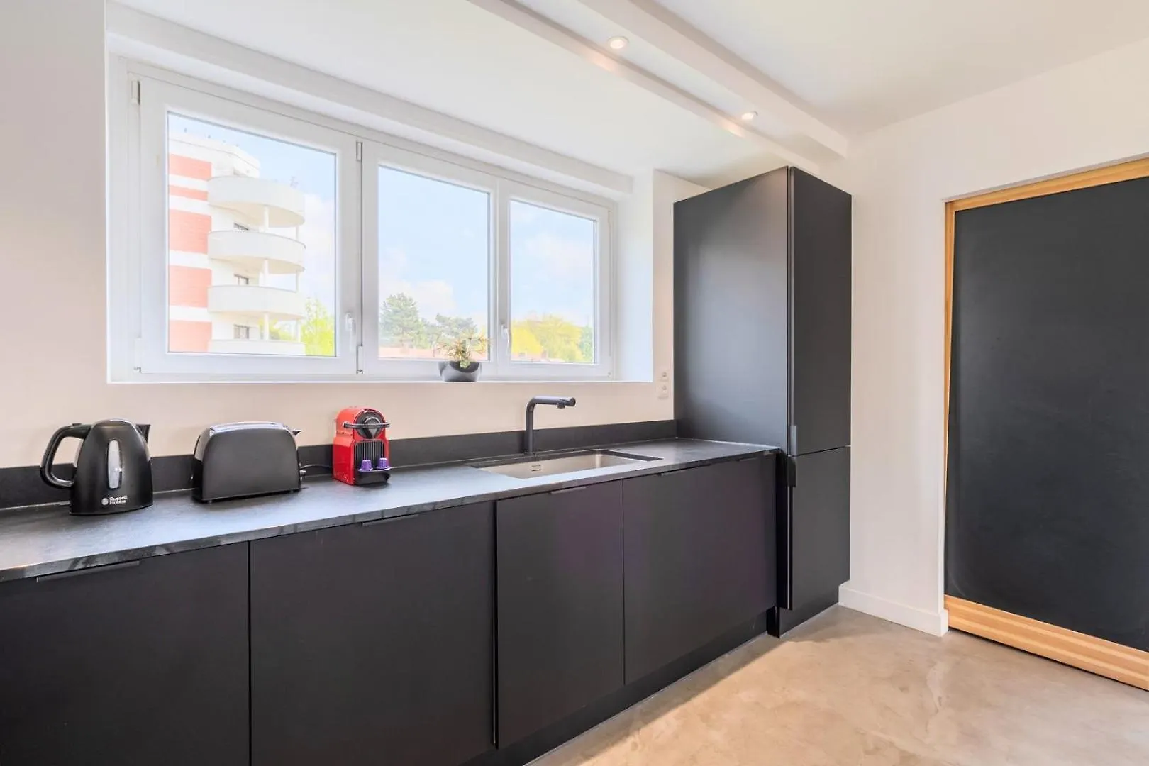 Large 130 M² 4-Bedroom Apartment Lille